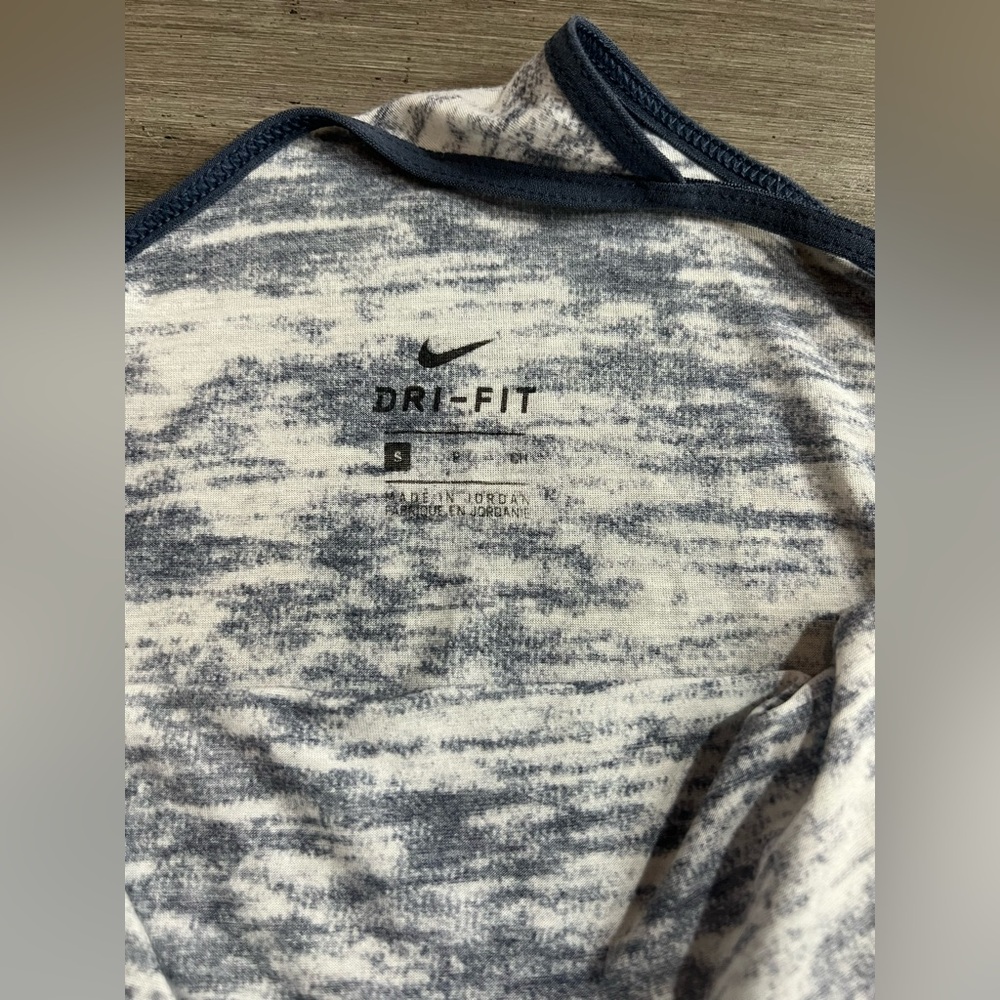 Nike Tank‎ Top - Picture 7 of 8